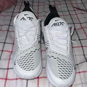 White Nike 270 running shoes worn 1 time